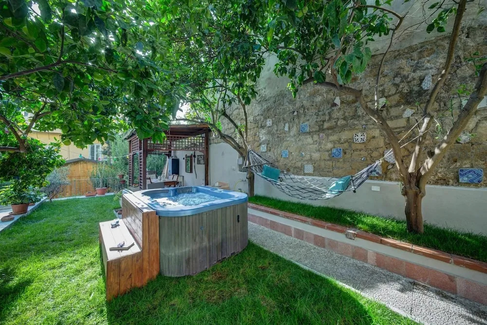 Apartment With 3 Bedrooms in Napoli, With Enclosed Garden and Wifi
