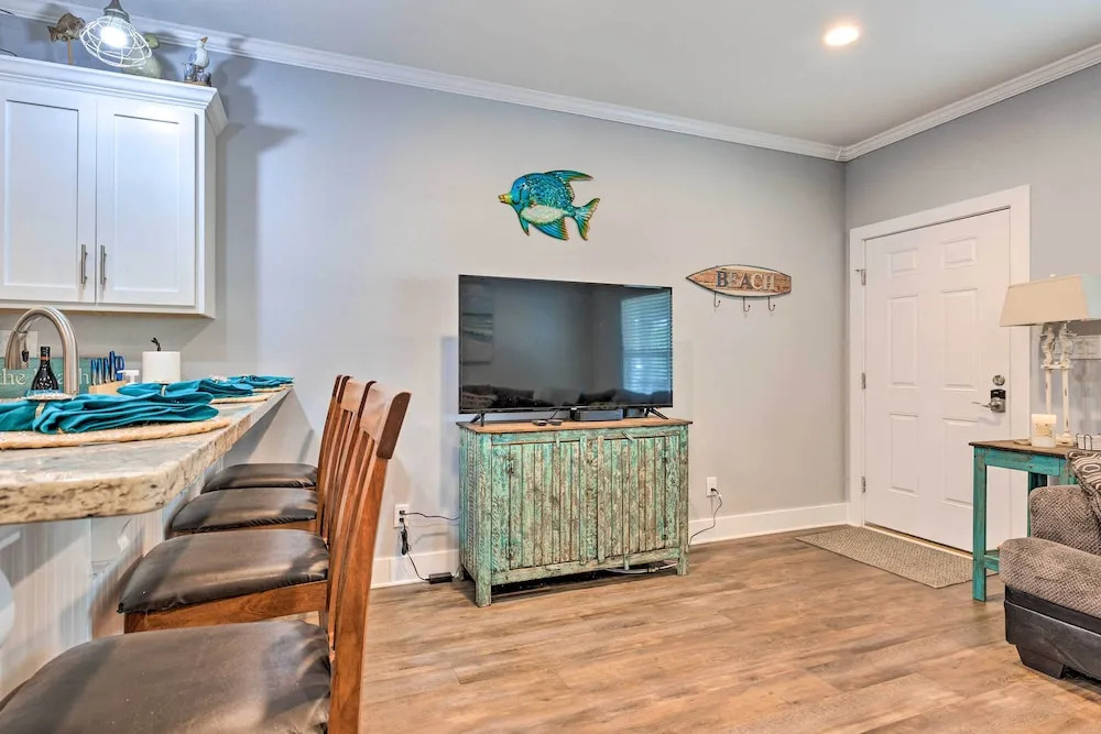 Dauphin Island Retreat: 2 Blocks to Beach!