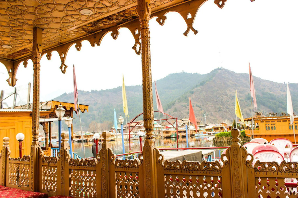 Aziz Palace Group of Houseboats