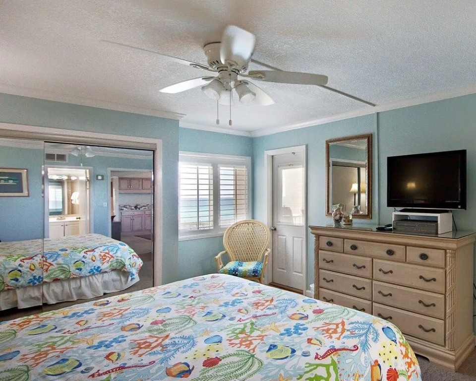 Gulf Shore Condo #310 - 2 Br condo by RedAwning