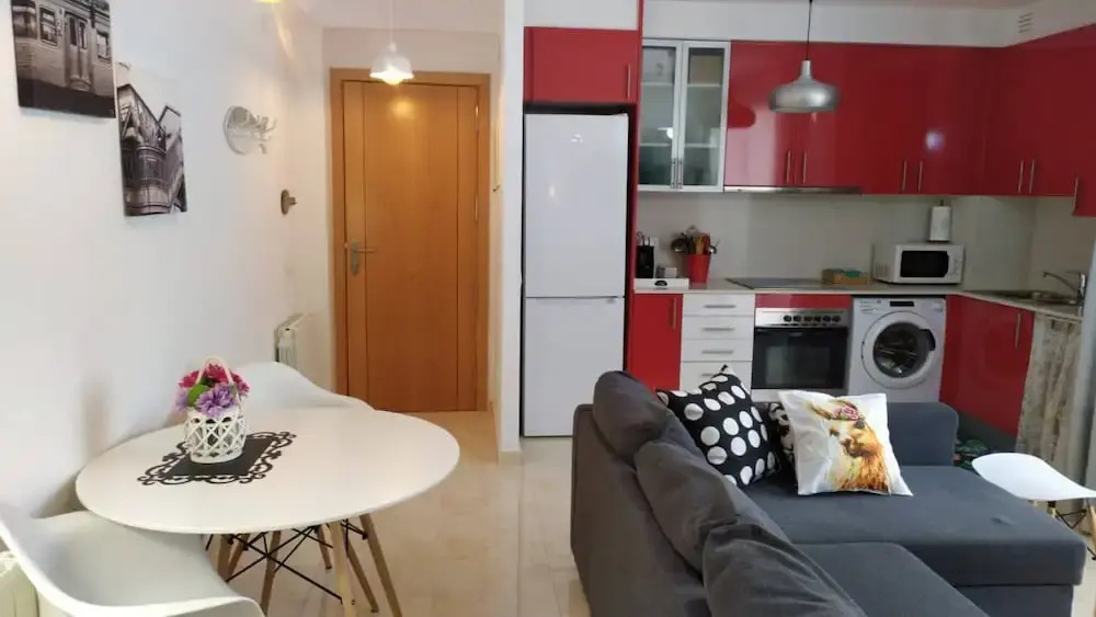 New and Beautiful Apartment in a Quiet Area Very Close to the Beach
