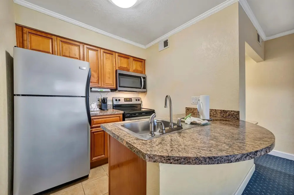 Waterfront Resort Condo Balcony Heated Pool
