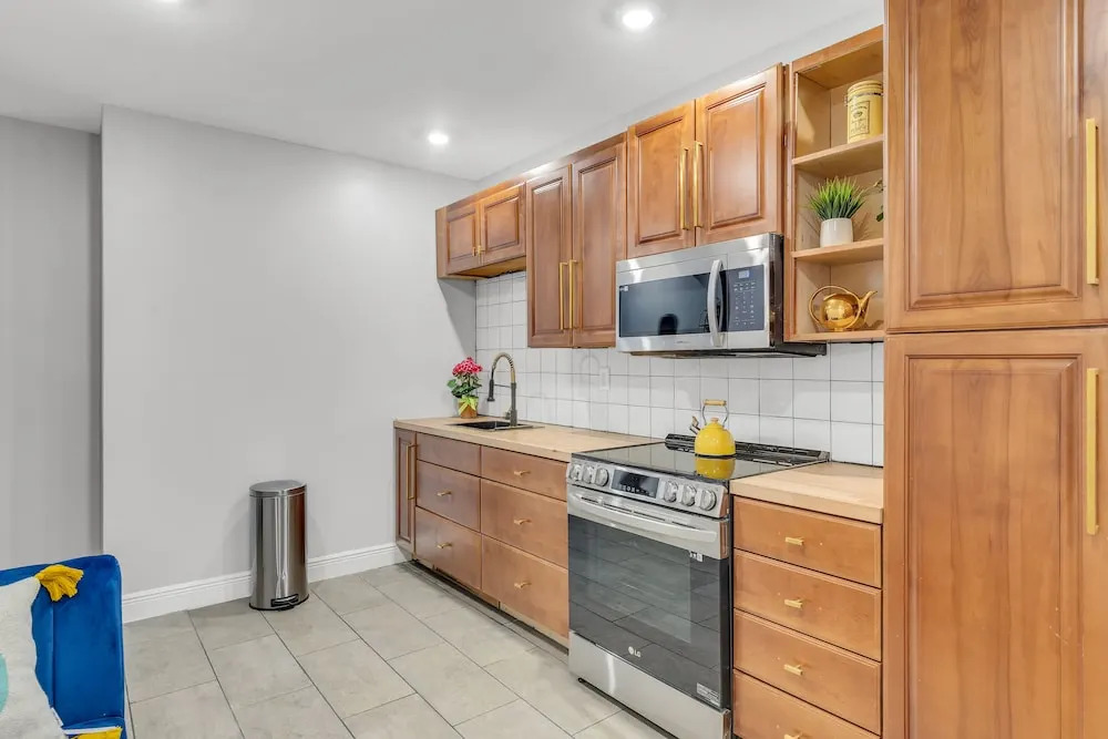 Patio Central City W Oxford St 1BR
