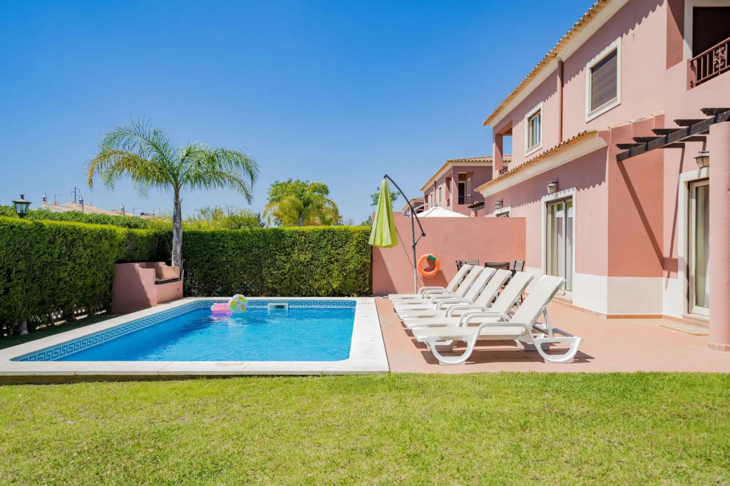 Unique Armação de Pêra Villa by Ideal Homes