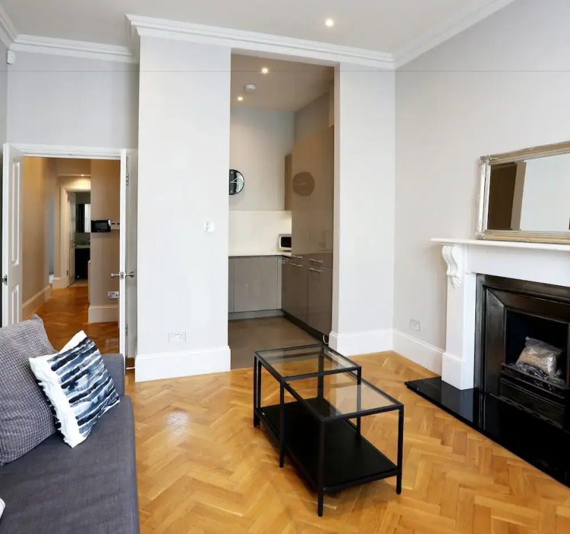 Experience Stunning Apartment Lifestyle. 10B