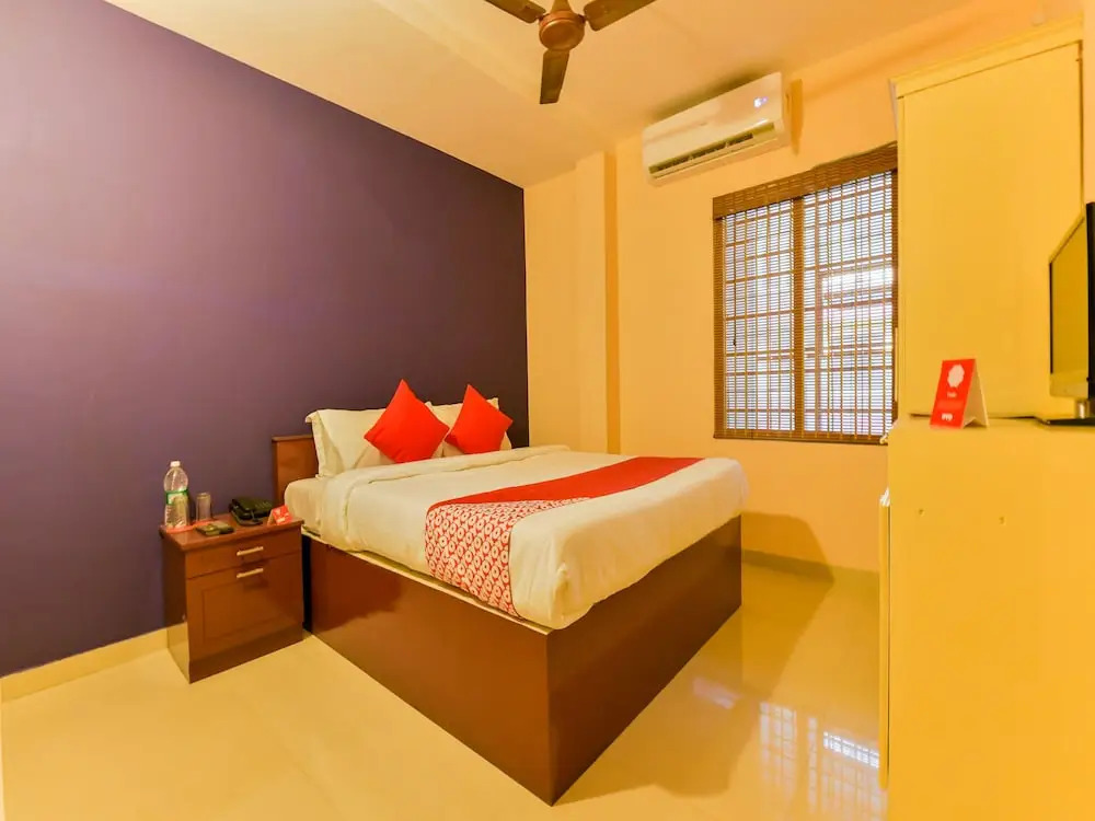 OYO 12179 Hotel Raiban