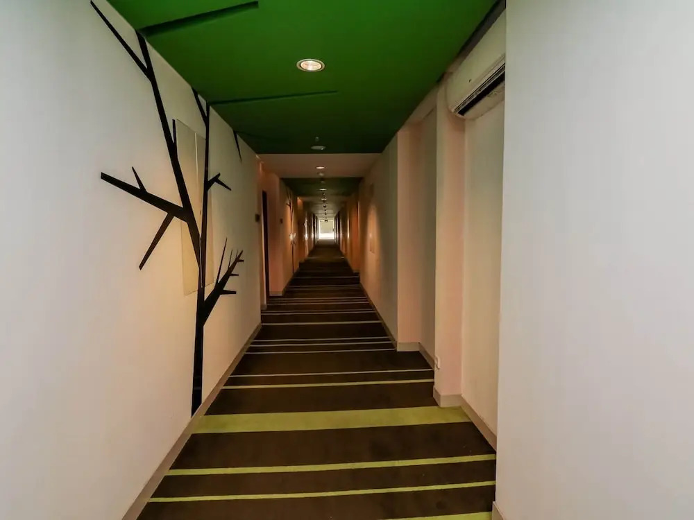 NIDA Rooms Tebet Pancoran Statue Dukuh Patra Raya