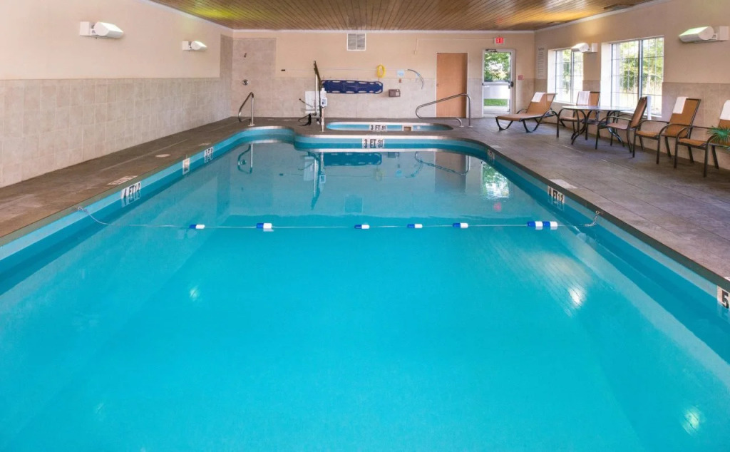 Holiday Inn Express & Suites Bucyrus by IHG