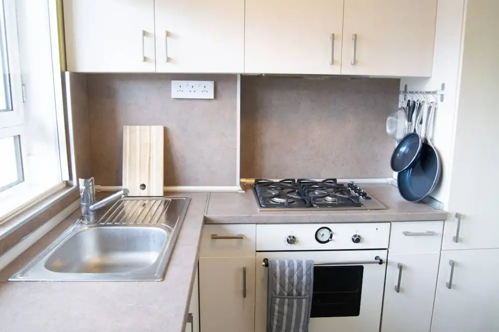 1 Bedroom Apartment Near Victoria Station