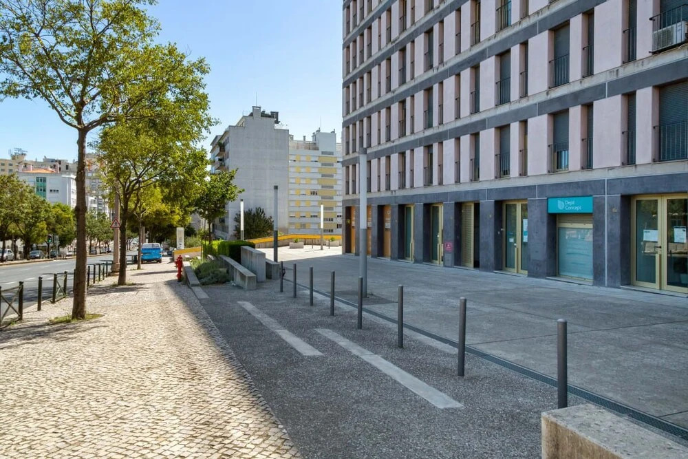 Stunning 2 Bed Apt, Sleeps 4 nr Entrecampos