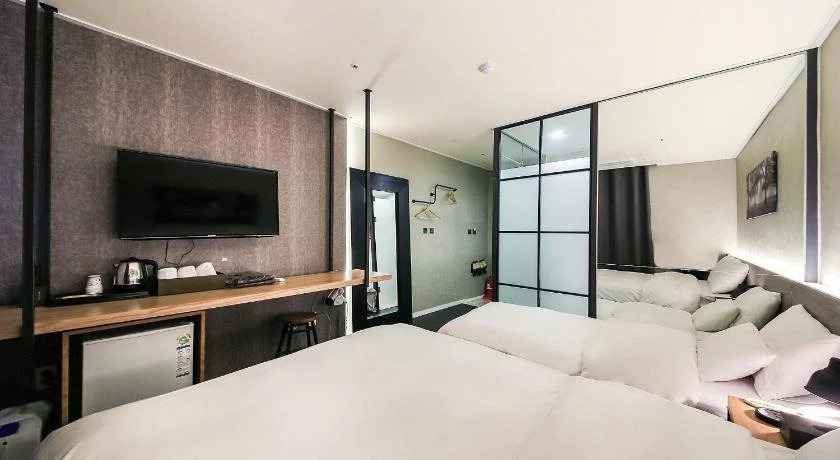 Blvd Hotel