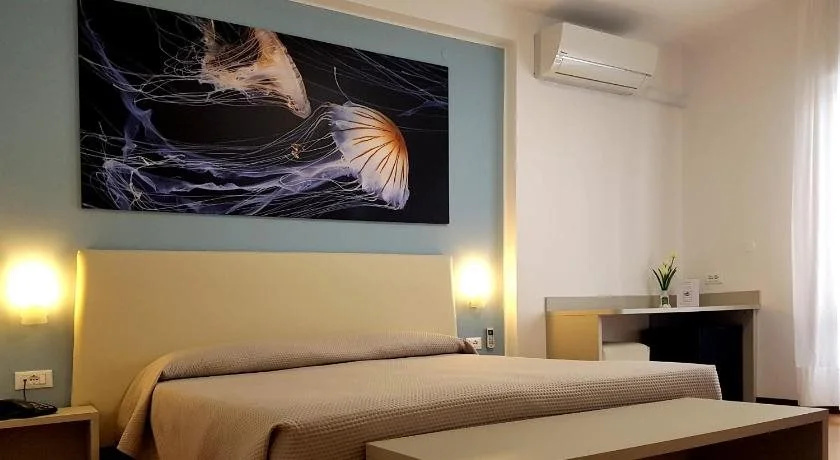 Hotel Carol