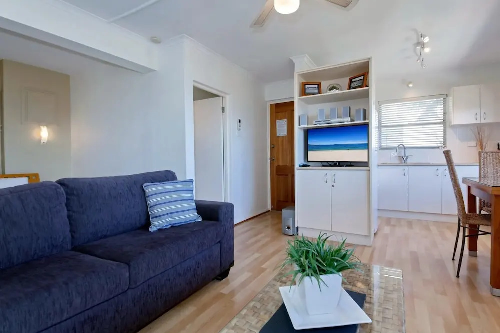 Blue Vista, Unit 8/13 Victoria Parade