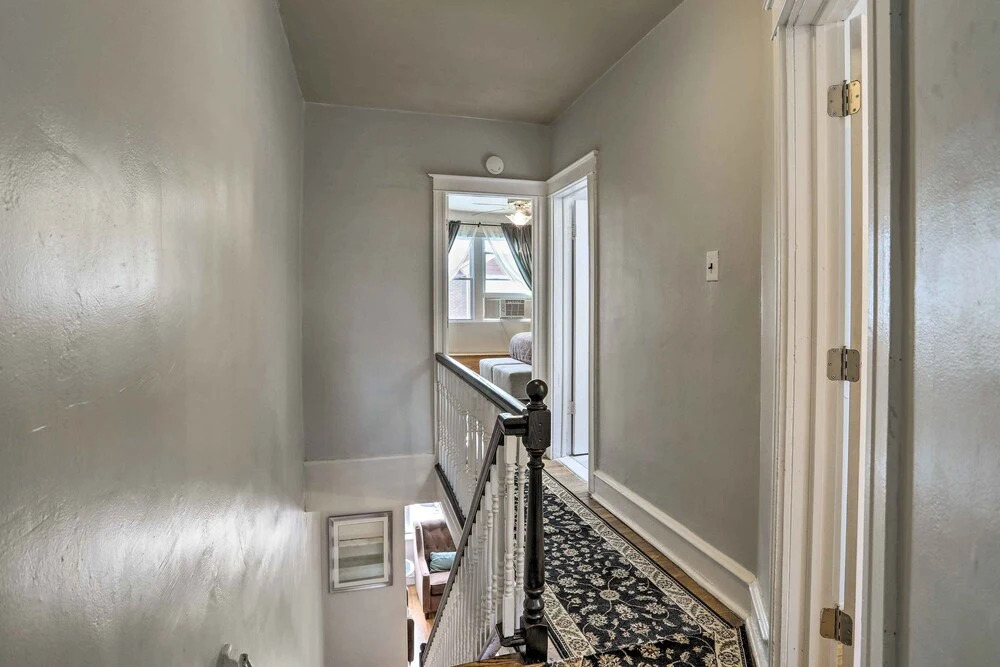 South Philly Townhome: 3 Mi to Center City