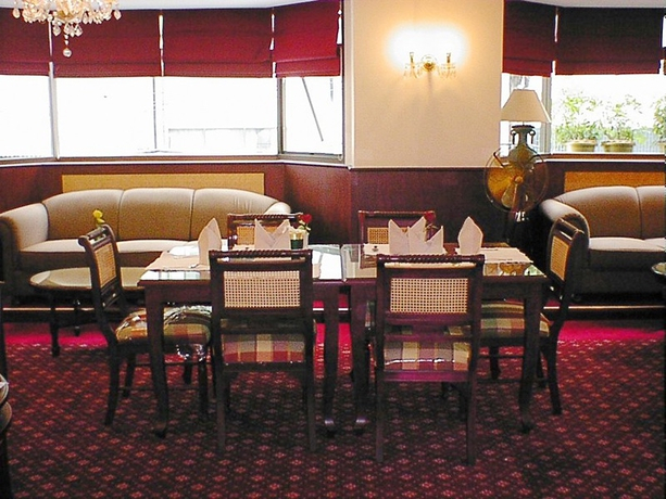 The Elegance Suites