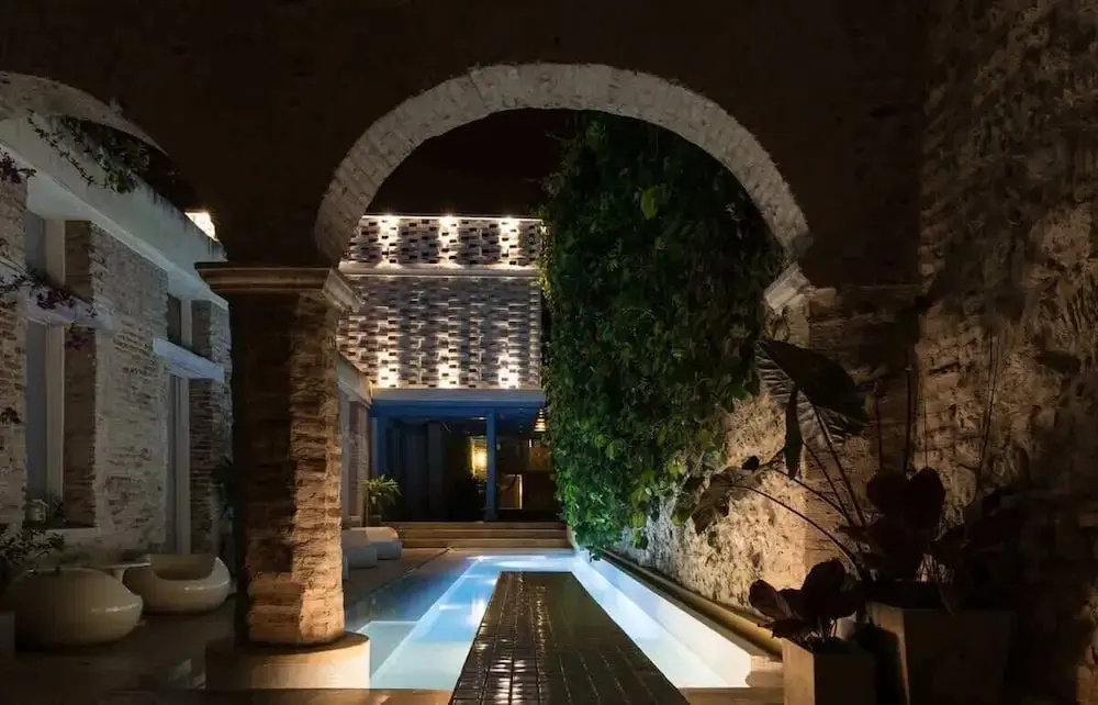 NOK Luxury Colonial Villa 6BR With Pool, Staff & Breakfast at Getsemani