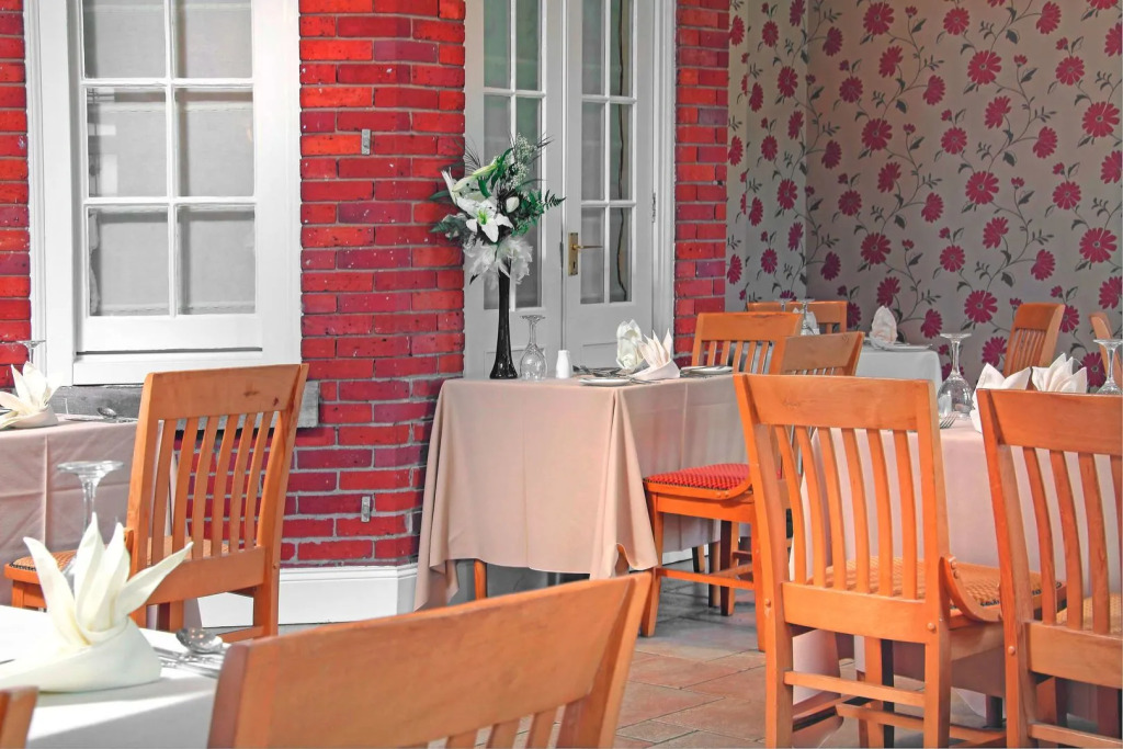 Deincourt Hotel