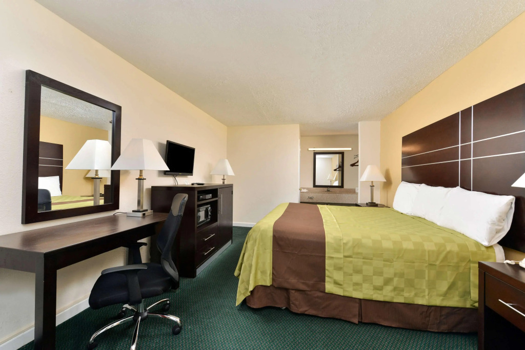 Americas Best Value Inn - Port Jefferson Station - Long Island -New York - 11776