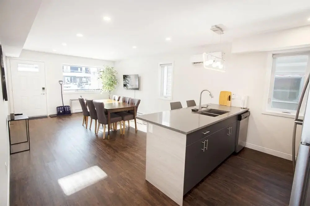 Cheerful 4 Bedrooms Duplex Unit Great Location