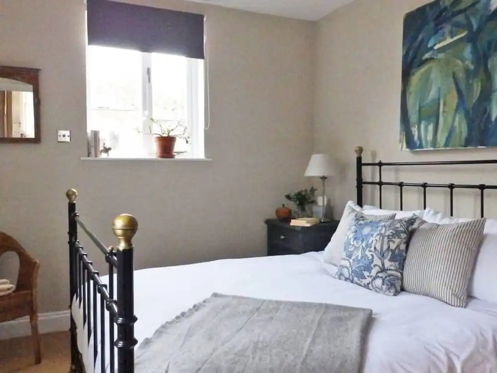 Lovely 2 Bedrooms Apartment Near Queens Park