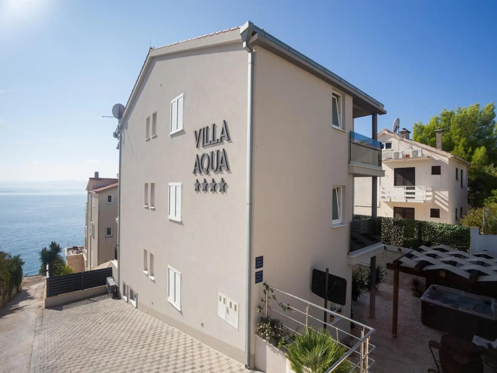 Apartments Aqua