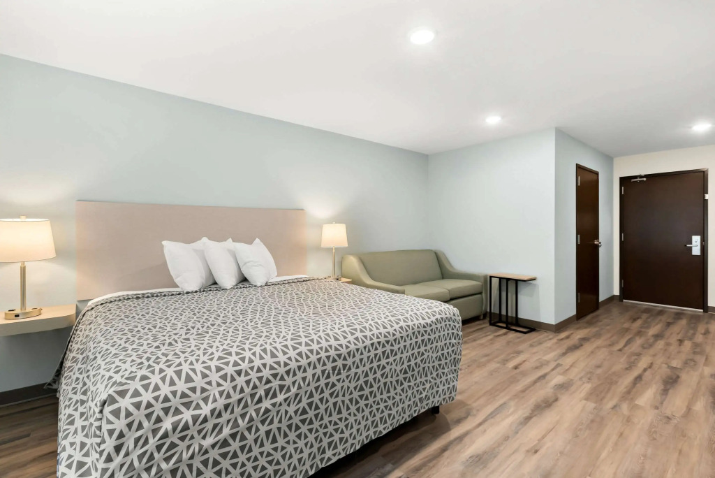 Woodspring Suites Savannah West Chatham Parkway