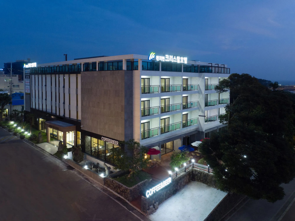 Cheonjiyeon Crystal Hotel