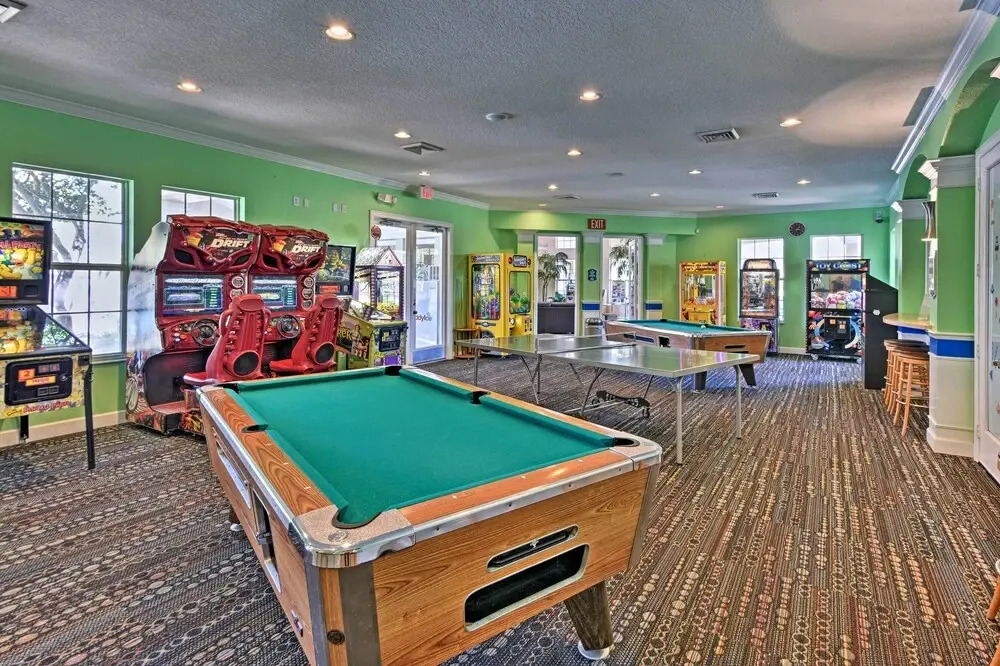 Pool, Themed Rooms & Arcade: Disney Escape