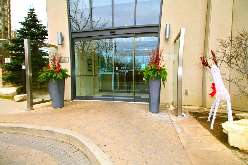 Red Maple Suites Mississauga