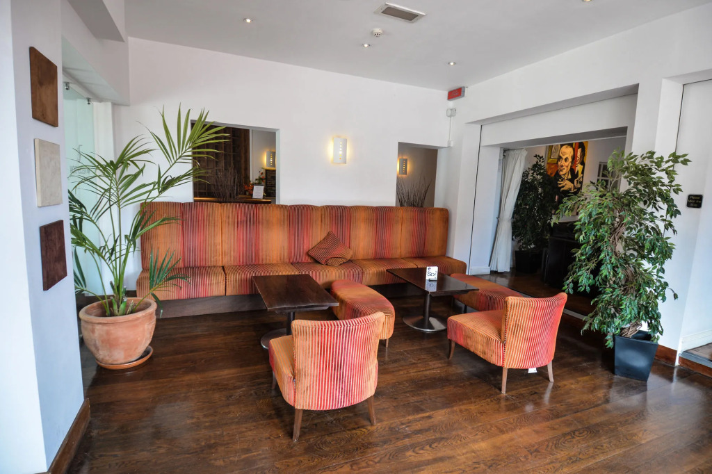 Royal Exeter Hotel