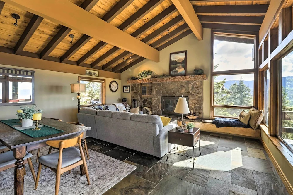 Incline Village Home w/ Hot Tub + Lake Views!