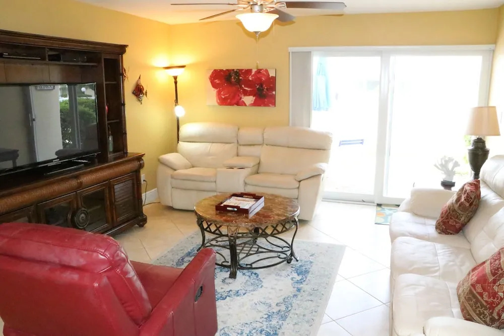 Jamaica Royale 076 - 2 Br Condo