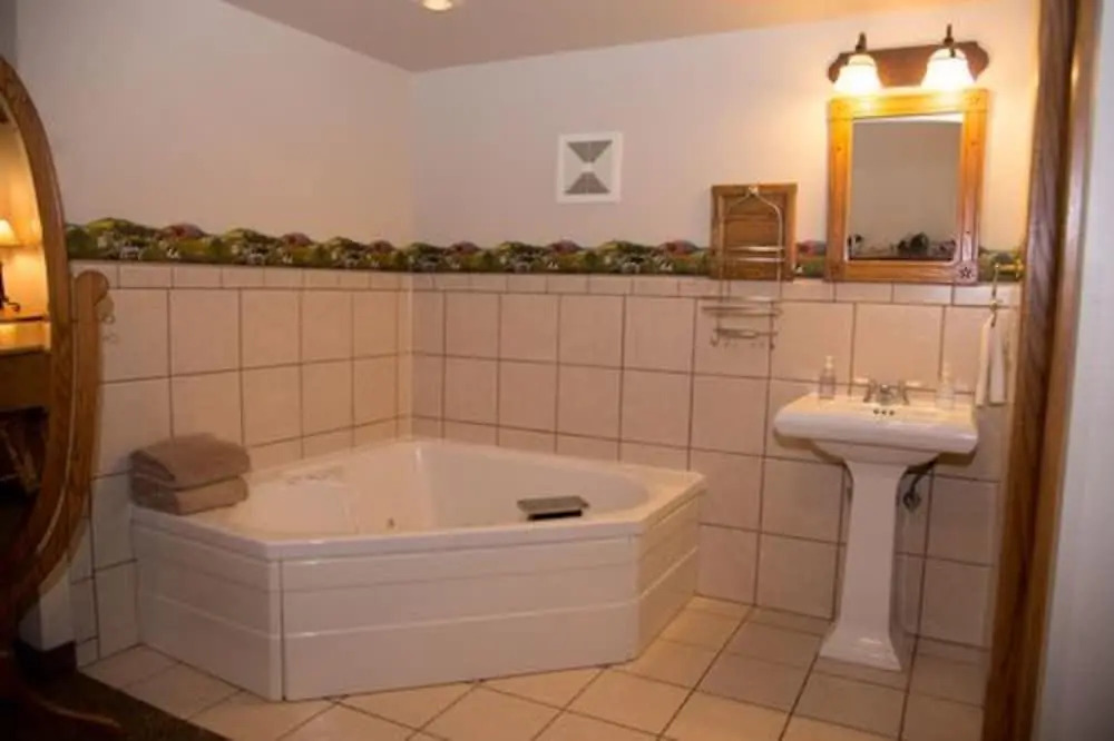 Stone Mill Hotel & Suites