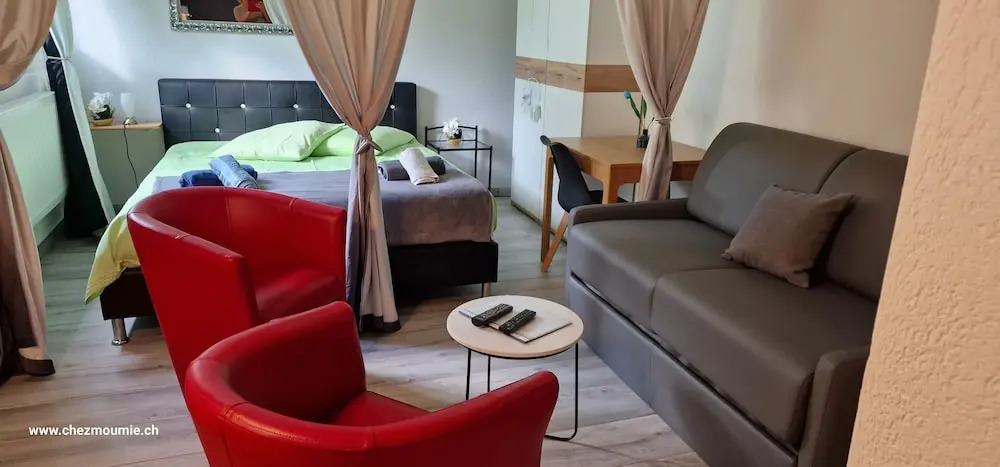 Room-attypical Calm Harmonious Relaxing