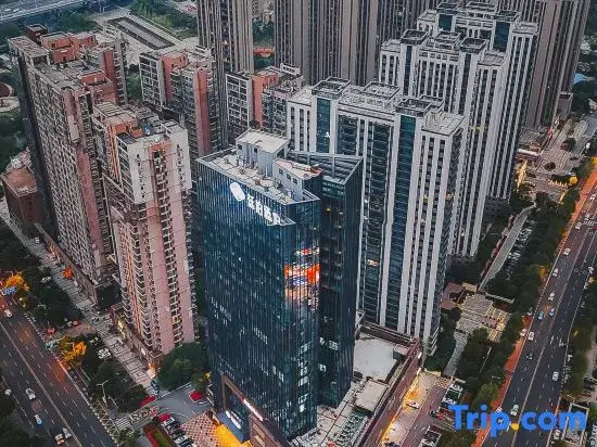 TILL BRIGHT Hotel (Changsha South High-speed Railway Station Yuhua Government Subway Station)