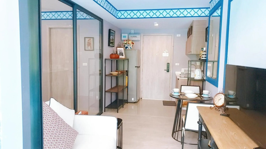 New. Beautiful One Bedroom Pool Access Condo. Only 200 metres to the beach.
