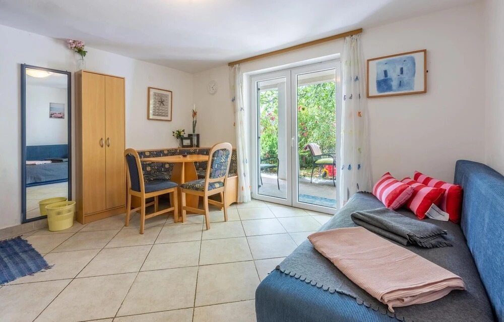 Nice Apartment in Dramalj With Wifi and 1 Bedrooms