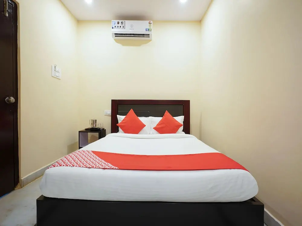 Tulasi Anugana Grand by OYO Rooms