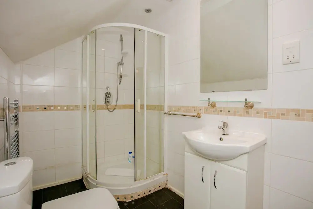 1 Bedroom Flat Sleeps 4 In Hackney