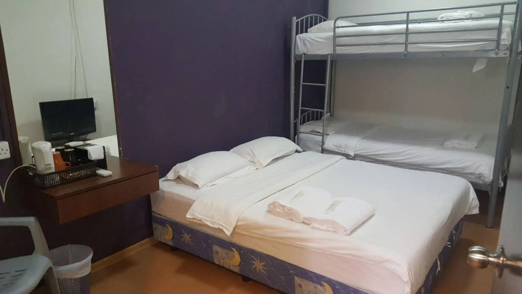 CUBE Family Boutique Capsule Hotel at Chinatown