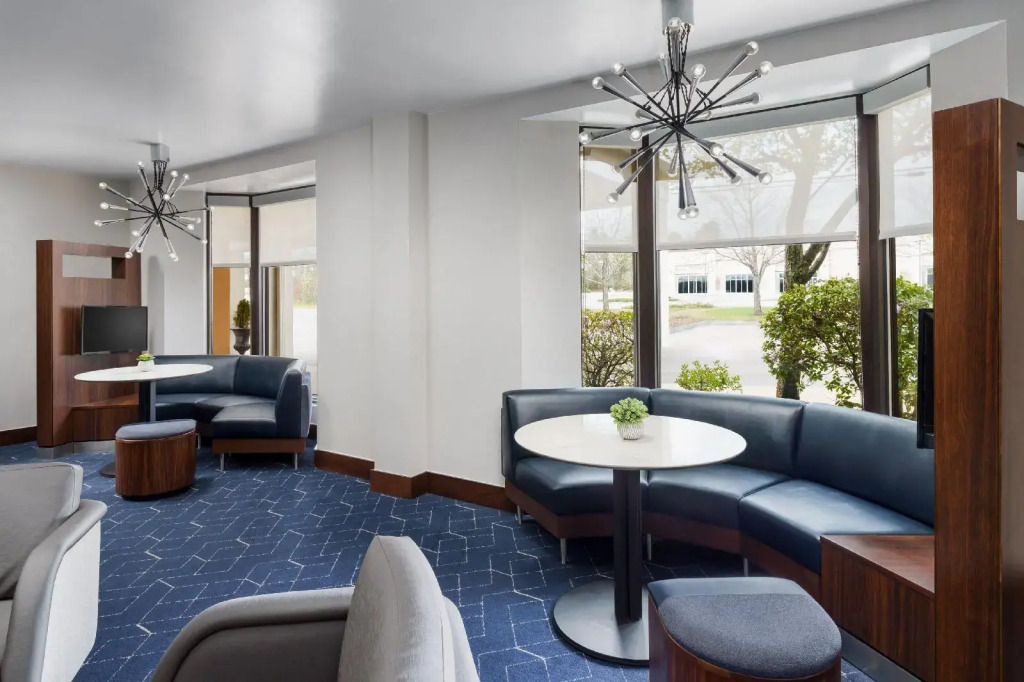 Courtyard by Marriott Manchester-Boston Regional Airport