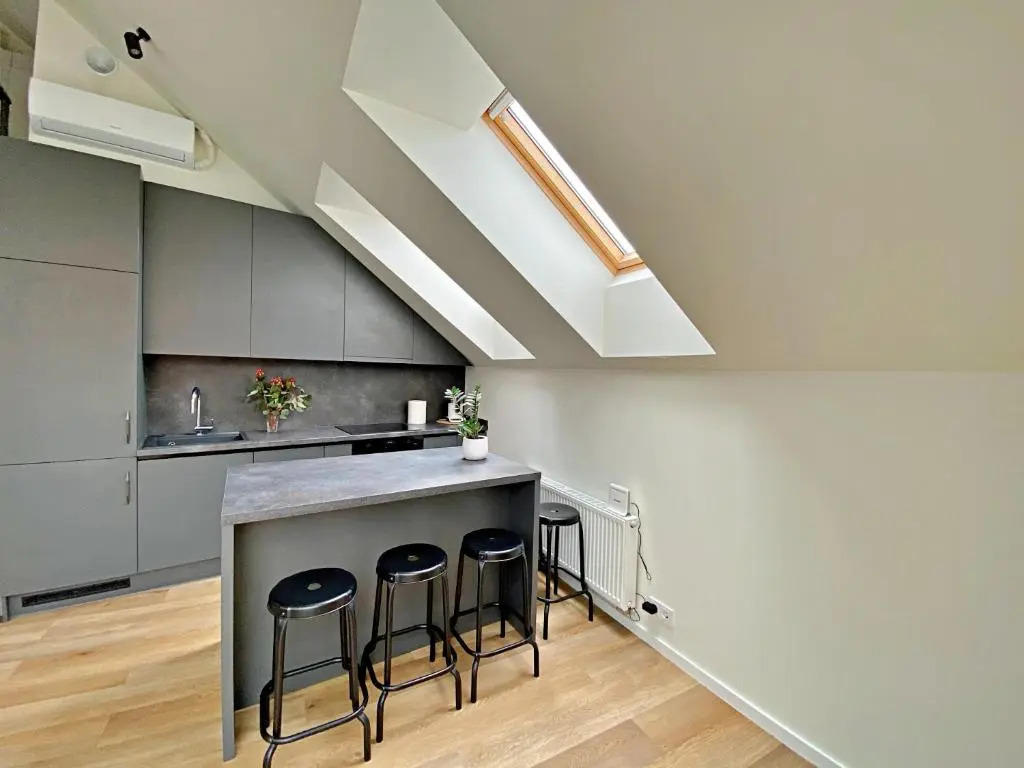 LOFT 1 BD Old Town Apartment by Hostlovers