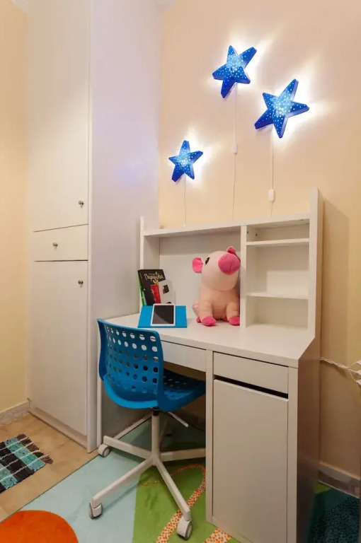 Metropolis Apartment