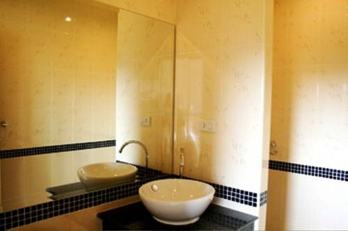 Baan Taweesup Apartment