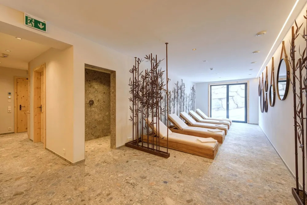 Chalet Silver Fox