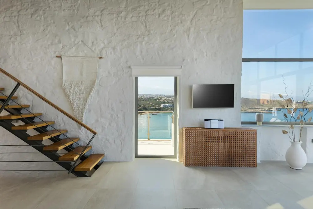 Villa Blanca Collection