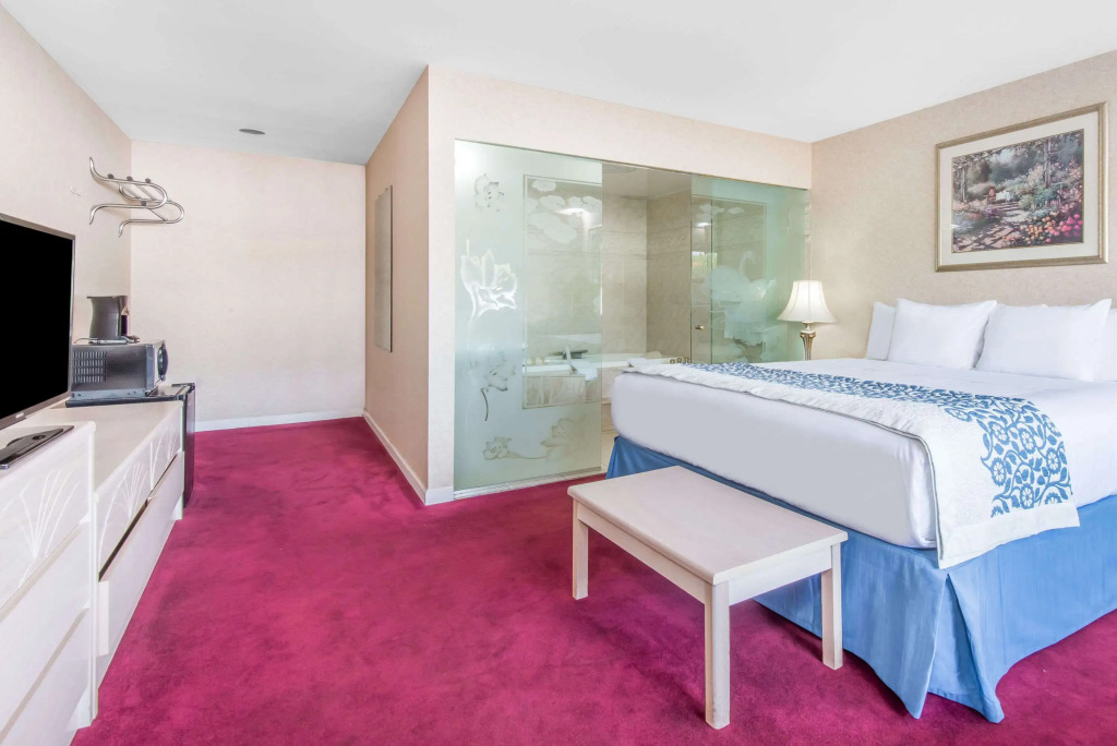 Days Inn Hicksville - Long Island