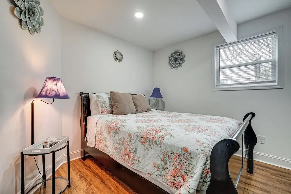 1 Mi to Wilmington Riverwalk: Getaway w/ Gas Grill
