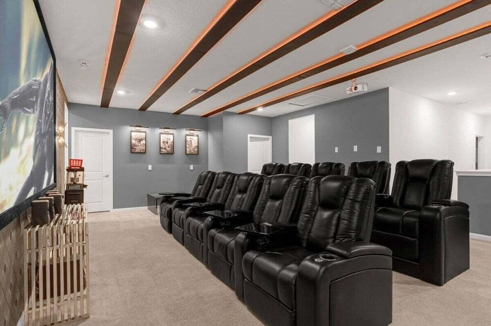 2525 Shanti Amazing 15 Suites Mansion