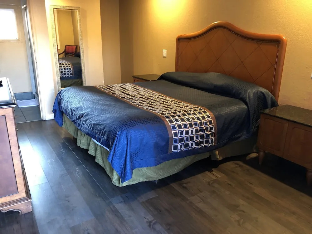 Capri Motel